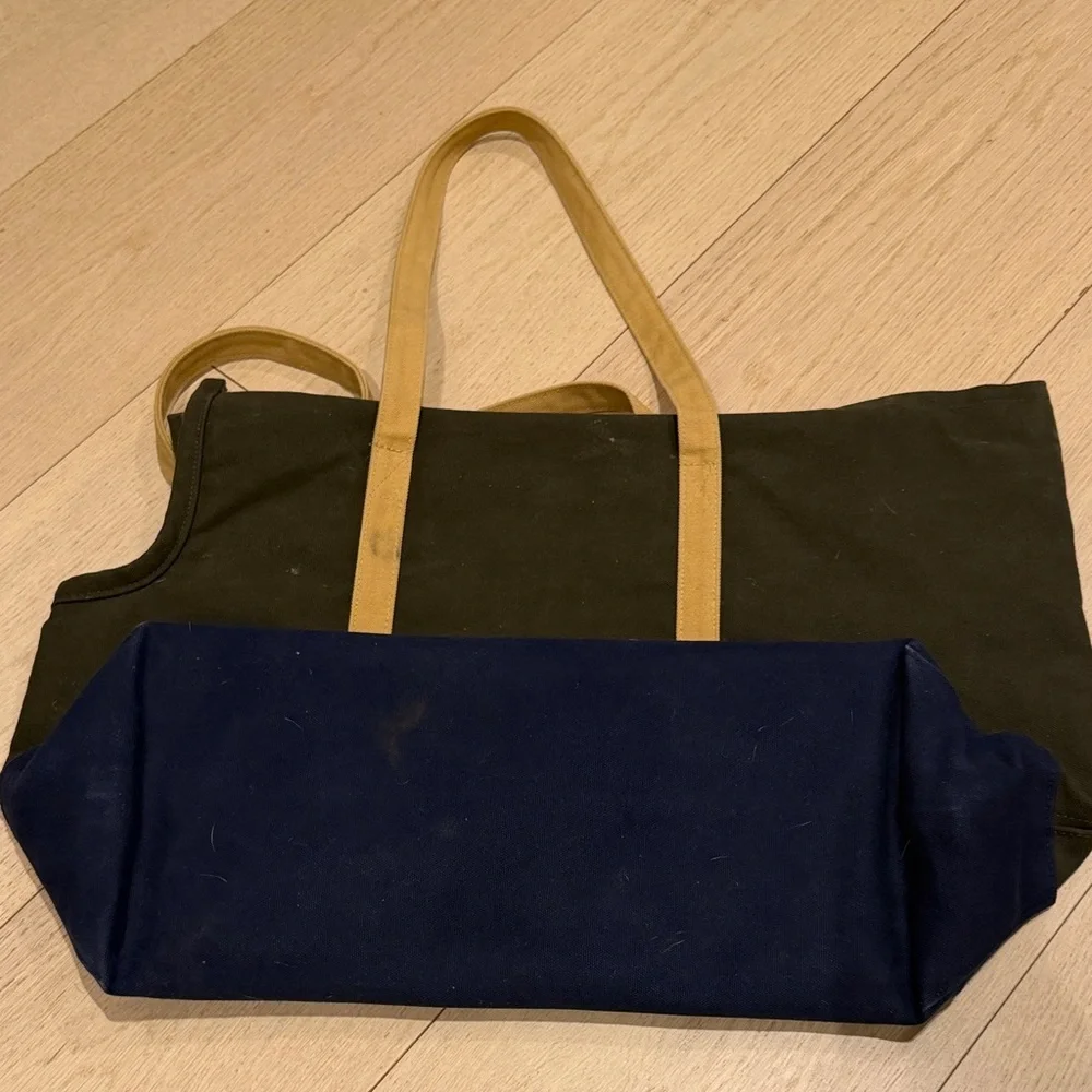 Navy and green dog tote